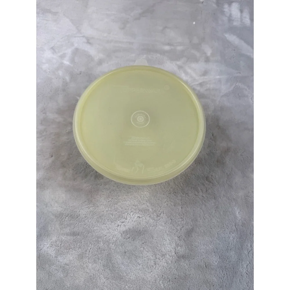 Vintage Tupperware Wonderlier Bowl 7 Inch Yellow Round‎ Container 235-16 Seal